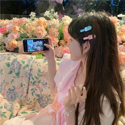 我们在黑夜中相拥